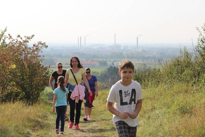 Devatenáctého ročníku tradičního pochodu Po stopách lovců mamutů se první říjnovou sobotu zúčastnila zhruba tisícovka zájemců. 