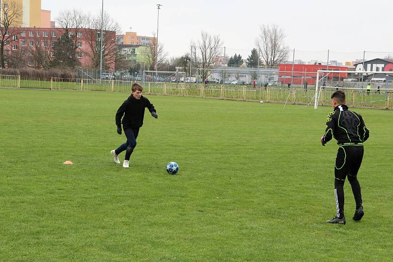 Mladí fotbalisté přerovské Viktorky se vrátili na hřiště.