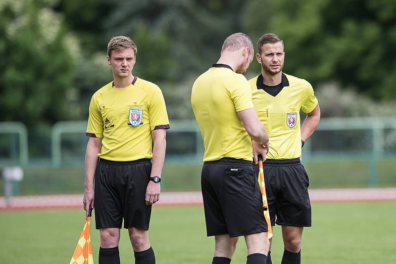 Fotbalisté Přerova (v modrém) v přátelském utkání s 1. HFK Olomouc