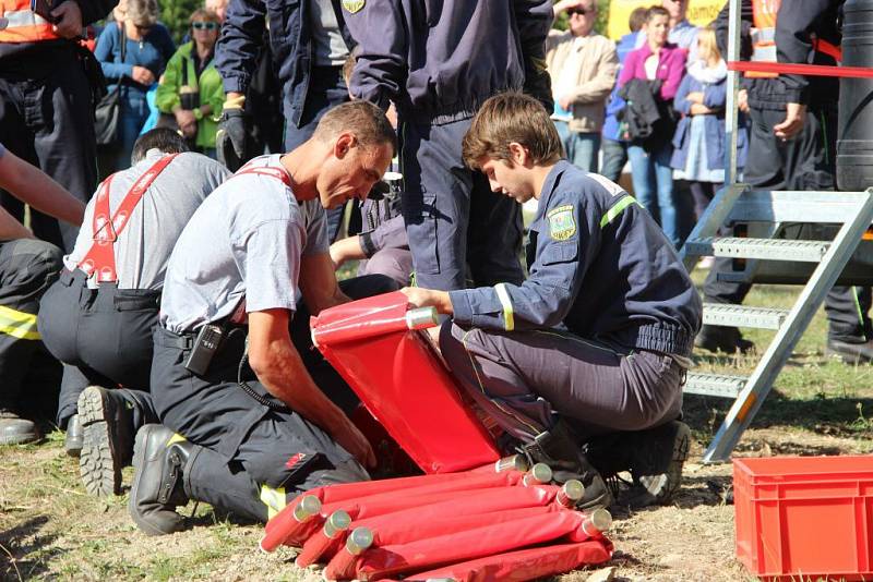 Cvičení složek integrovaného záchranného systému Bečva 2015 nad jezem Osek nad Bečvou