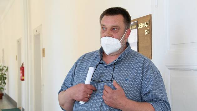 Okresní soud v Přerově - soudní jednání s Petrem Gracou, který je obžalovaný kvůli týrání zvířat