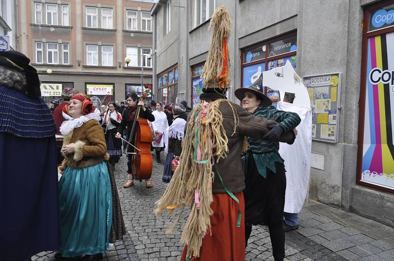 Vodění medvěda a masopustní rej si v sobotu užívali Přerované.