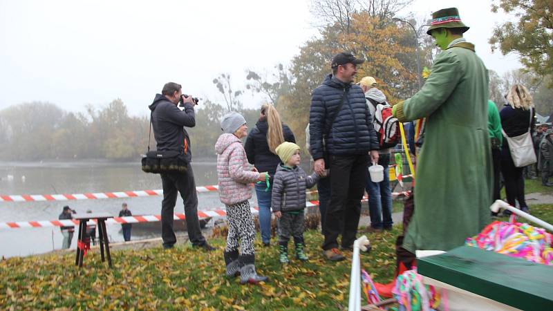 Výlov Hradeckého rybníka v Tovačově