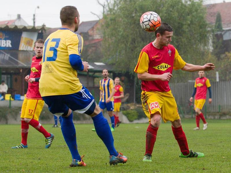 Fotbalisté Kozlovic (v pruhovaném) proti Frýdlantu nad Ostravicí