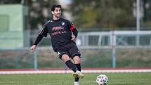 Fotbalisté Přerova (v bílém) porazili 1. HFK Olomouc. Martin Kotůlek