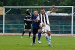 Fotbalisté Přerova (v modrém) v derby proti FC Želatovice (1:0).