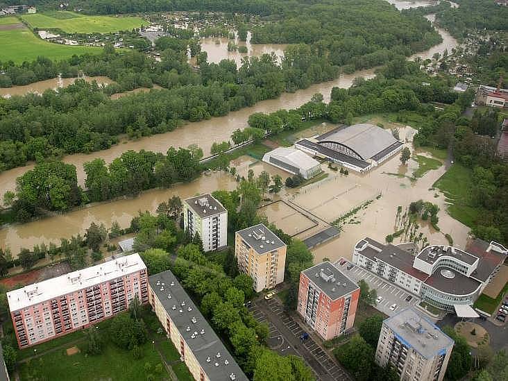 Rozvodněná Bečva v Přerově v květnu 2010