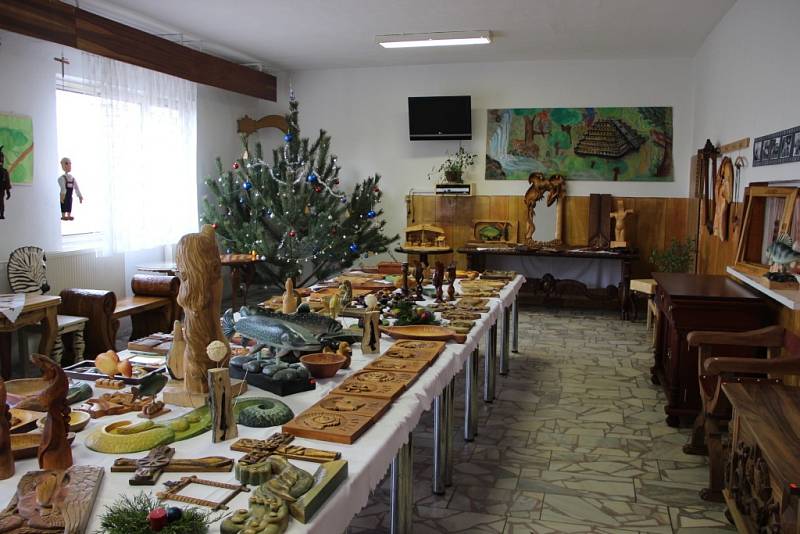 Tradiční prezentační a prodejní výstava Střední školy řezbářské v Tovačově