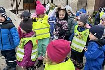 Děti z Mateřské školky v Čekyni vyháněly zimu a vítaly jaro.