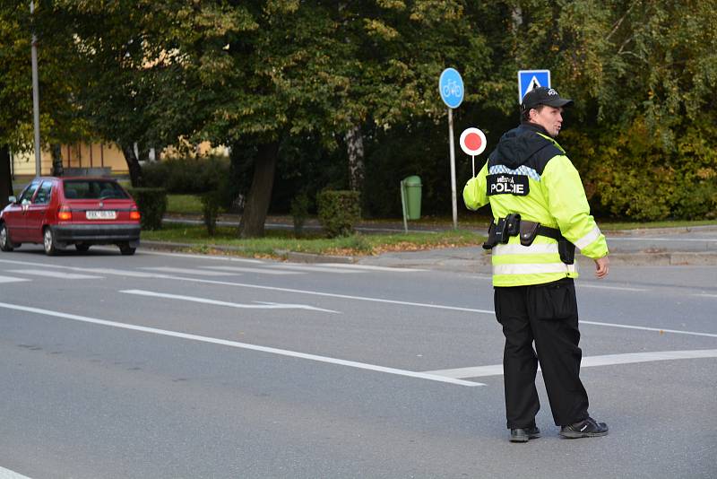 Dopravní zácpy se začaly tvořit po uzavírce dvou důležitých kruhových objezdů v centru Přerova