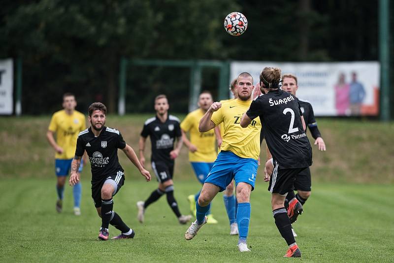 Fotbalisté Kozlovic (ve žlutém) porazili 3:0 Šumperk.