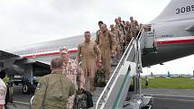 Poslední vojáci z přerovské vrtulníkové základny, kteří byli součástí prvního kontingentu na misi v Afghánistánu, se v úterý odpoledne vrátili zpět do vlasti.