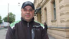 Romský asistent prevence kriminality v Přerově Pavel Mirga: "Radíme jim, aby byli zodpovědní vůči okolí. Osobně čekám na třetí dávku a spousta mých známých se očkovat nechala..."