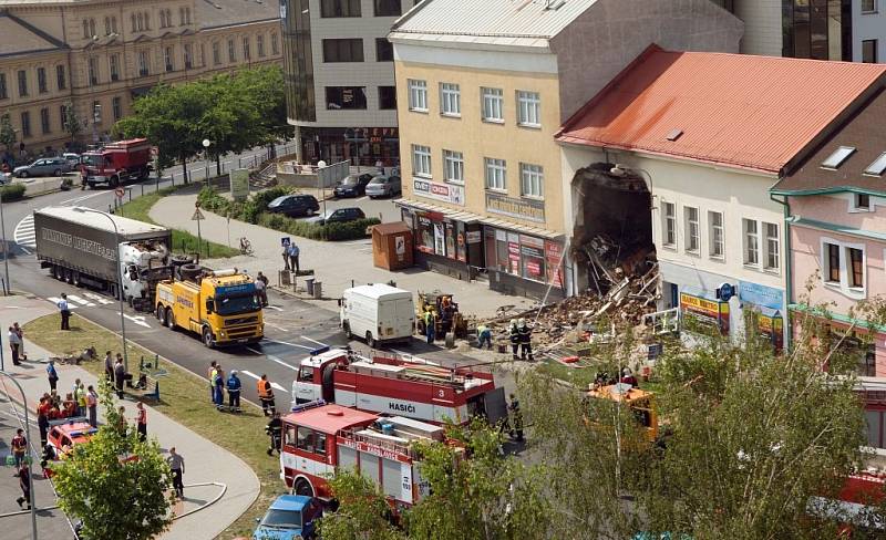 Nehoda v Kramářově ulici v Přerově. Kamion narazil do jednoho z domů