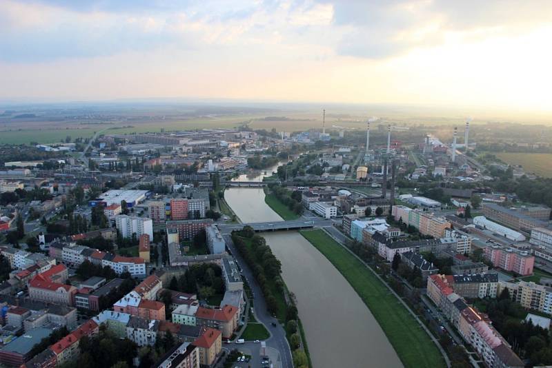 Pohled na Přerov z horkovzdušného balonu