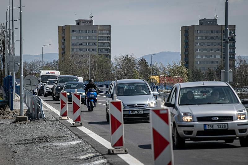 Novou estakádu v Přerově-Předmostí zprovoznili 4. května 2021. Dopravě ve městě to však neuleví, naplno se rozjela stavba kruhového objezdu u Lidlu.