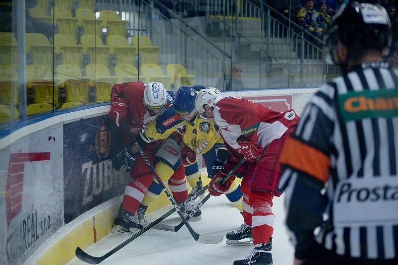 Zubři (ve žlutém) se s rokem 2019 rozloučili výhrou 4:1 nad Slavií Praha