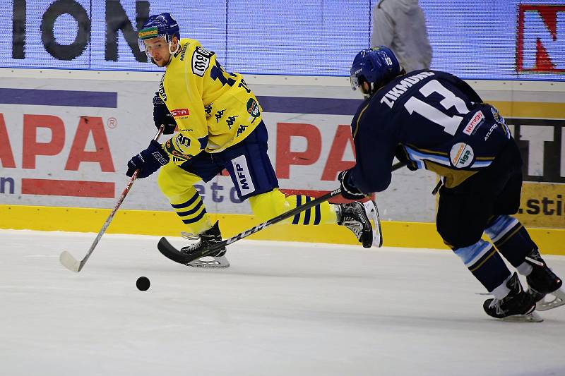 V hokejové Chance lize Kladno (v modrém) přehrálo Přerov