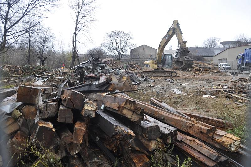 Demolice domů v romském ghettu ve Škodově ulici v Přerově