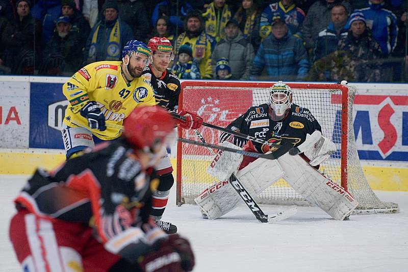 Hokejisté Přerova (ve žlutém) proti Prostějovu (4:2).