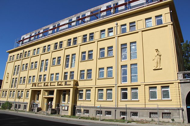 Výraznou proměnou prošel bývalý armádní dům v Čechově ulici 43 v Přerově. Vznikne z něj bytový dům - Rezidence Čechova. Stavba by měla být hotová na jaře příštího roku.