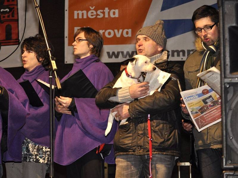 11.12.2013. Česko zpívá koledy na náměstí TGM v Přerově