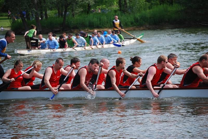 Festival dračích lodí na Laguně v Přerově