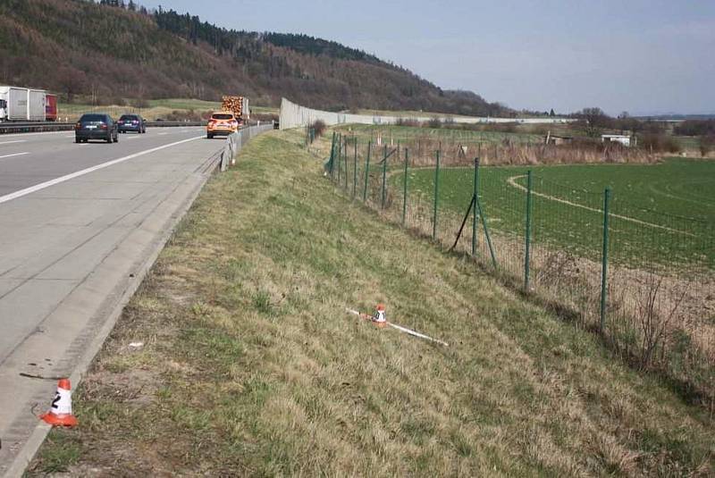 Nabourání plotů a poklopu u Lipníku nad Bečvou