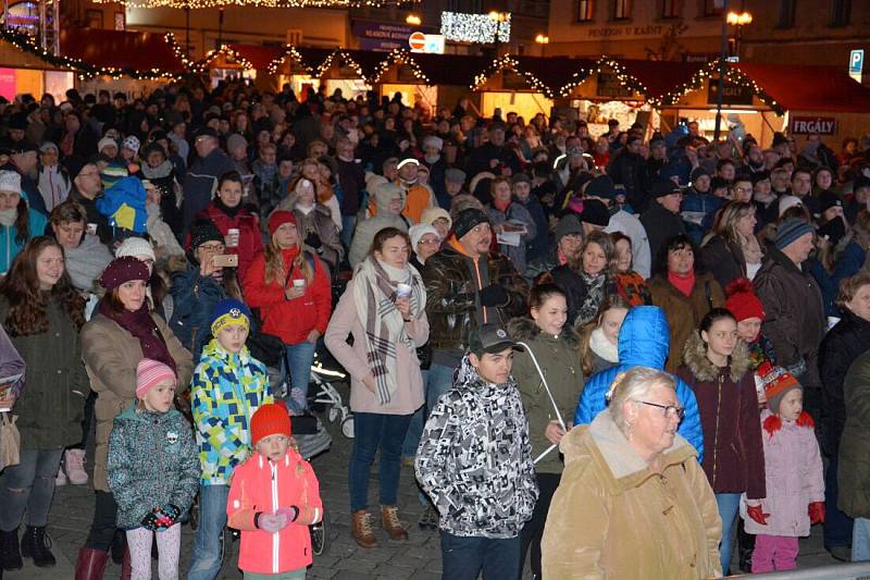 Česko zpívá koledy na náměstí TGM v Přerově, 13. prosince 2017