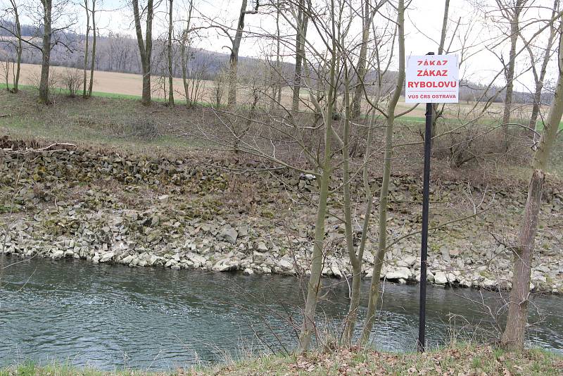 Osecký "Jadran" se stal oblíbenou zastávkou cyklistů, bruslařů i pěších, kteří vyrazili o velikonočních svátcích do přírody.