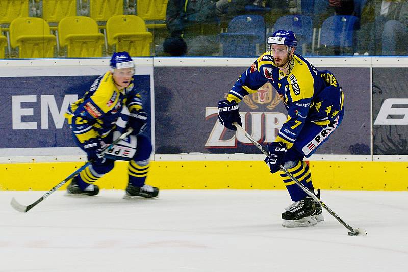 Hokejisté Přerova (v modrožlutém) proti AZ Residomo Havířov