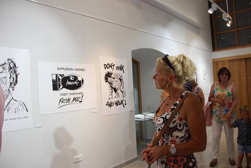 Známý český kreslíř komiksů a autor oblíbeného seriálu Zelený Raoul Štěpán Mareš výstavu svých prací v Galerii Konírna v Lipníku nad Bečvou