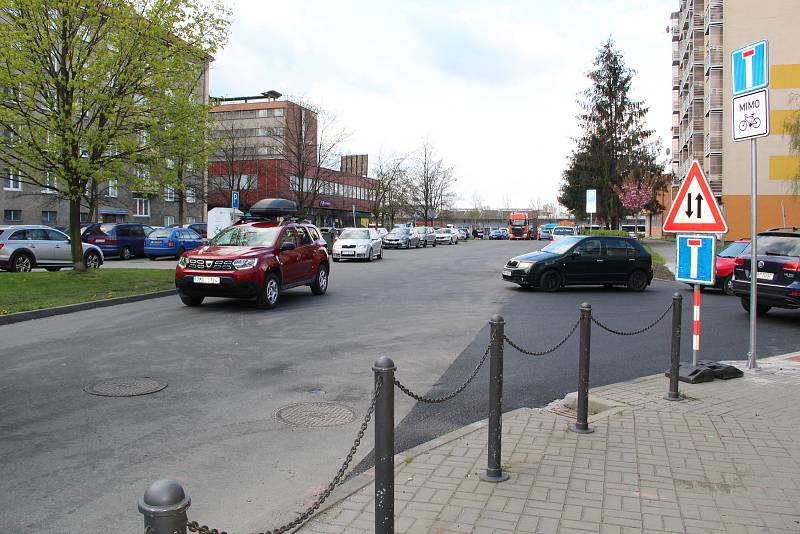 V Přerově se kvůli stavbě průpichu uzavřela frekventovaná Tovární ulice, 3. května 2021