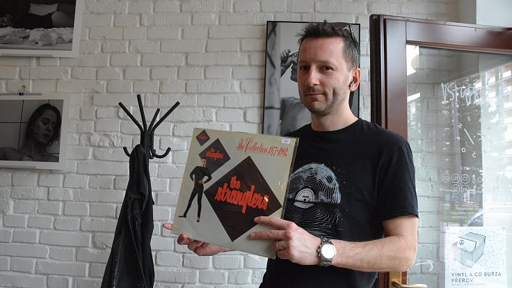 Fanoušci starých gramofonových desek si přišli v sobotu na své na Vinyl burze, která se konala v prostorách kavárny Nebe počká v Přerově.