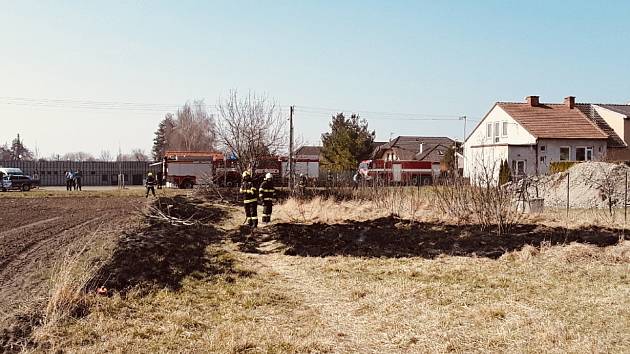 Požáry trávy, keřů, hrabanky v Olomouckém kraji. 26.3.2022