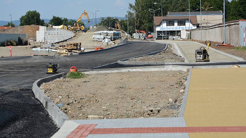 Práce v uzavřené Polní ulici v Přerově, 25. července 2019