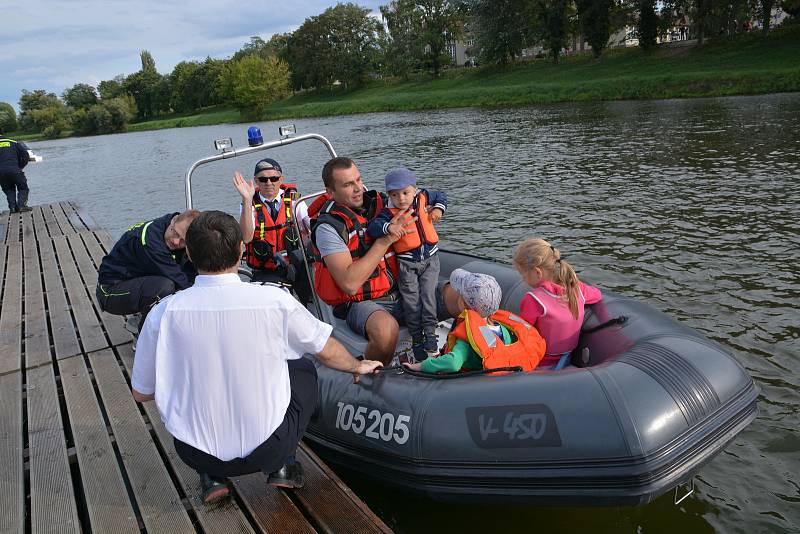 Program k zahájení školního roku pro děti u loděnice v Přerově