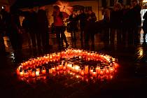 Přerované uctili v pondělí vpodvečer na Masarykově náměstí Den boje za svobodu a demokracii.