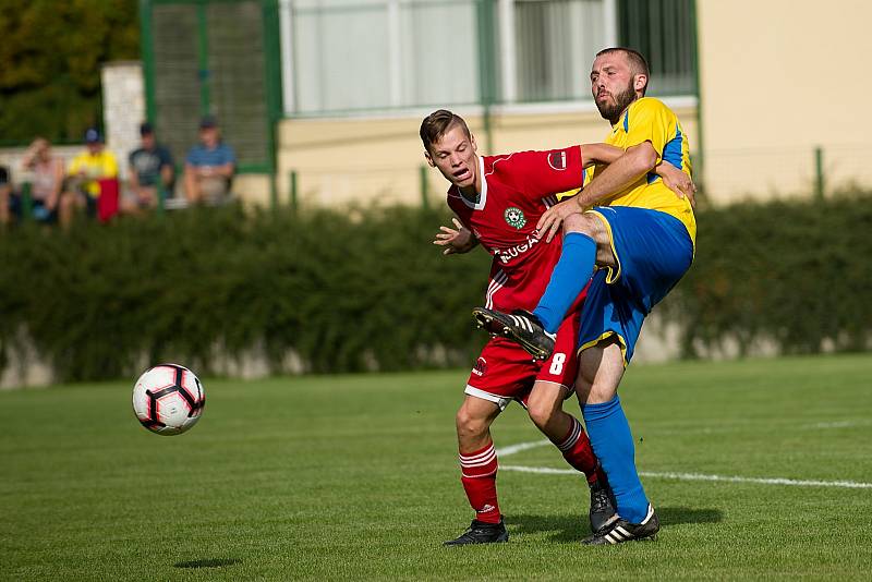 Fotbalisté Kozlovic (ve žlutém) proti FC Heřmanice Slezská