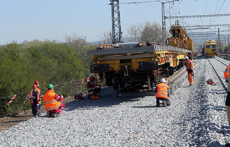 Modernizace železniční trati u Prosenic, instalace unikátní výhybky umožní zvýšení rychlosti vlaků až na 160 km/h