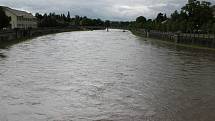 Situace v Přerově byla v pátek dopoledne poměrně klidná, hladina řeky Bečvy nedosáhla v Dluhonicích ani prvního stupně povodňové aktivity.