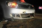 O nepříjemný zážitek se postaral řidiči vozu Volkswagen Golf divočák, který mu v sobotu večer vběhl do cesty. Nehoda se stala na úseku silnice  mezi Přerovem a Kokorami.