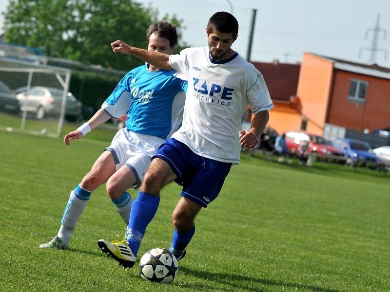 FC Želatovice (v modrém) vs. FKM Opatovice/Všecho­vice. 