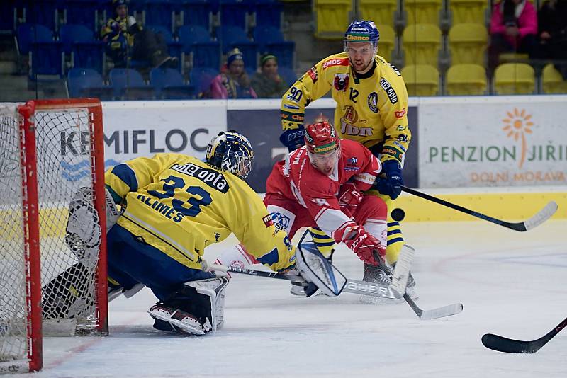 Hokejisté Přerova (ve žlutém) proti Frýdku-Místku