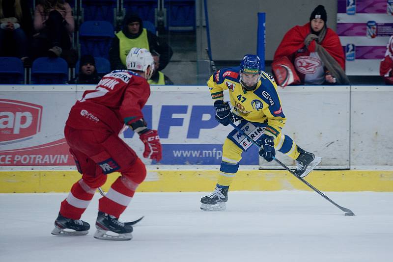 Zubři (ve žlutém) se s rokem 2019 rozloučili výhrou 4:1 nad Slavií Praha