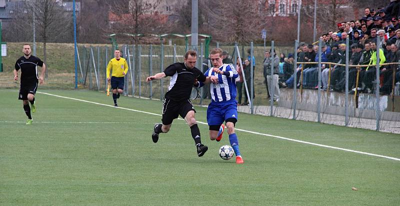 Fotbalisté SK Hranice (v pruhovaném) porazili Kozlovice 1:0.