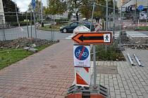 Kvůli modernizaci světelného signalizačního zařízení se na křižovatce ulic Velká Dlážka - Kopaniny v Přerově od pondělí vyply semafory. Odstávka potrvá deset dní.