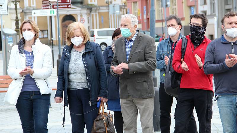 Protest Milionu chvilek pro demokracii na přerovském náměstí TGM, 29. dubna 2021