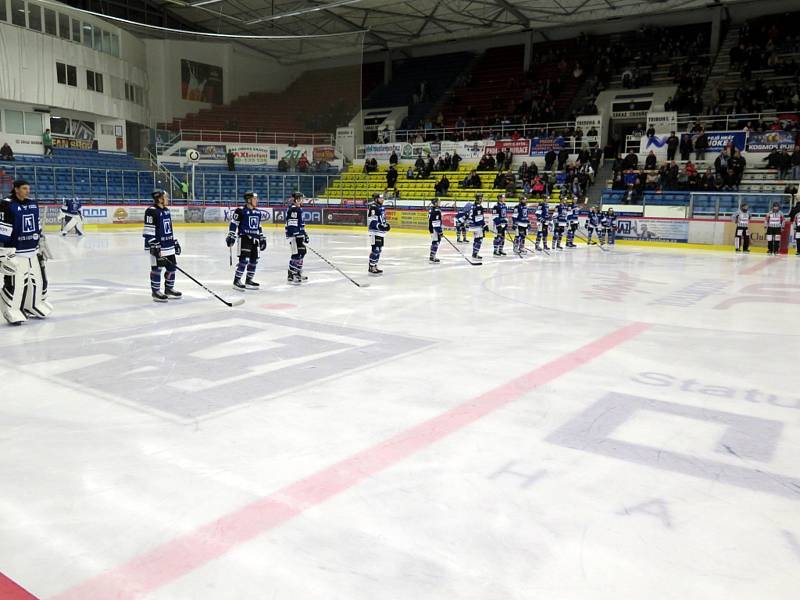 Hokejisté HC Zubr Přerov (ve žlutém) na ledě AZ Residomo Havířov