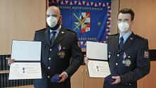 Dva přerovští policisté získali medaili krajského policejního ředitele za záchranu lidského života.
